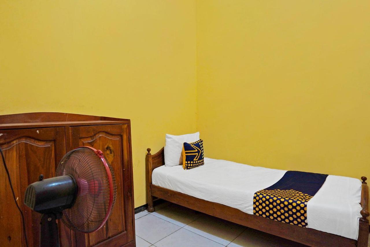 Oyo Life 91869 Insan Mulia Kost Syariah Hotel Mojokerto Ngoại thất bức ảnh